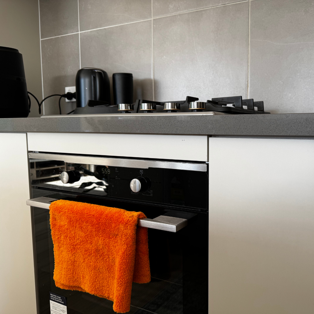 Absora Plush Microfiber Towel – Soft, Strong & Reusable for Everyday Cleaning